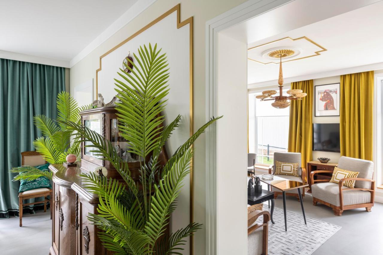 Suite With Private Bathroom At Three Bedroom Interwar Villa Grabyte With Daily Spaces To Share By Pine Forest On The Bank Of The River- 8Min By Car From Old Town Kaunas Eksteriør bilde