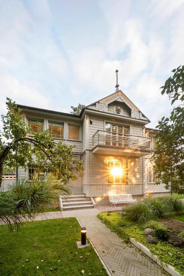 Suite With Private Bathroom At Three Bedroom Interwar Villa Grabyte With Daily Spaces To Share By Pine Forest On The Bank Of The River- 8Min By Car From Old Town Kaunas Eksteriør bilde
