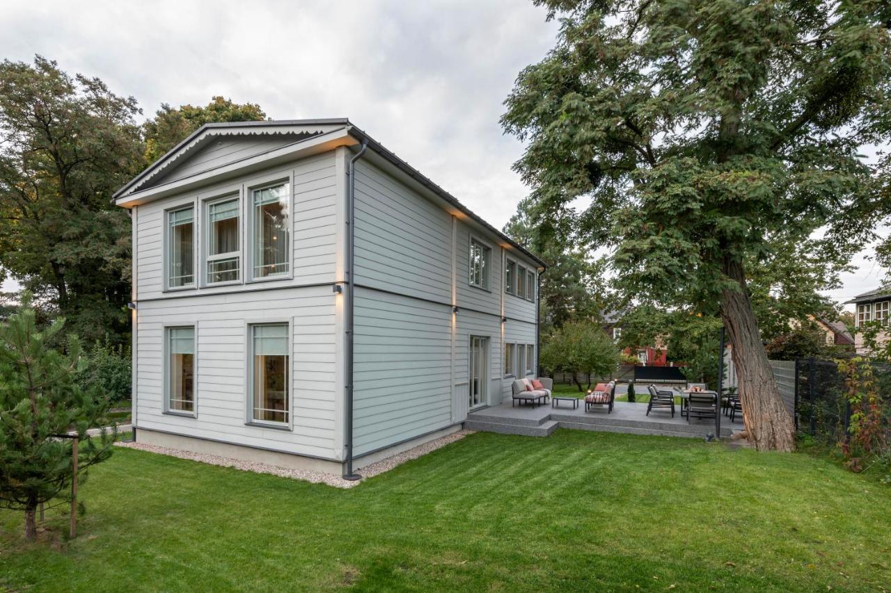Suite With Private Bathroom At Three Bedroom Interwar Villa Grabyte With Daily Spaces To Share By Pine Forest On The Bank Of The River- 8Min By Car From Old Town Kaunas Eksteriør bilde