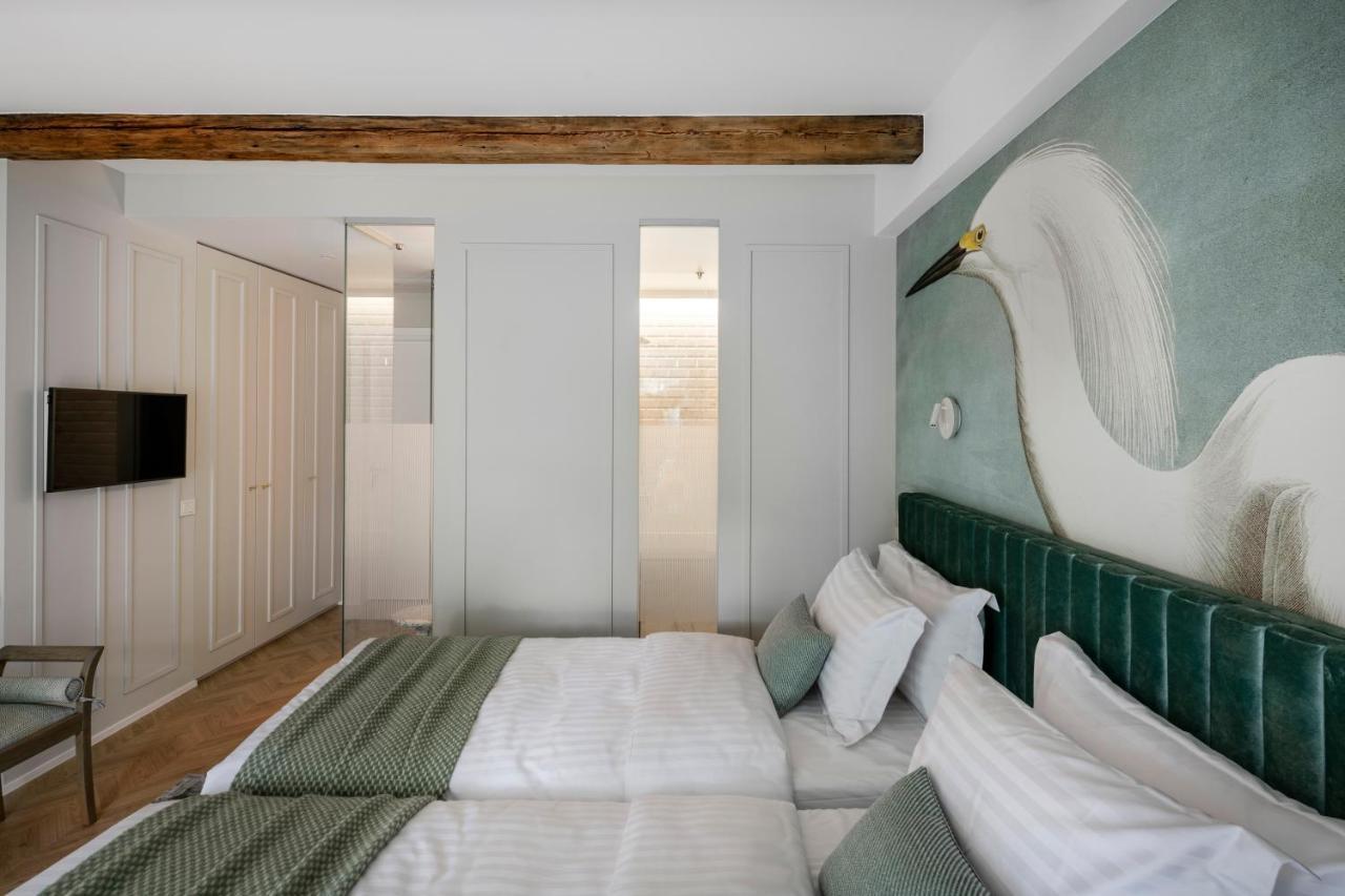 Suite With Private Bathroom At Three Bedroom Interwar Villa Grabyte With Daily Spaces To Share By Pine Forest On The Bank Of The River- 8Min By Car From Old Town Kaunas Eksteriør bilde