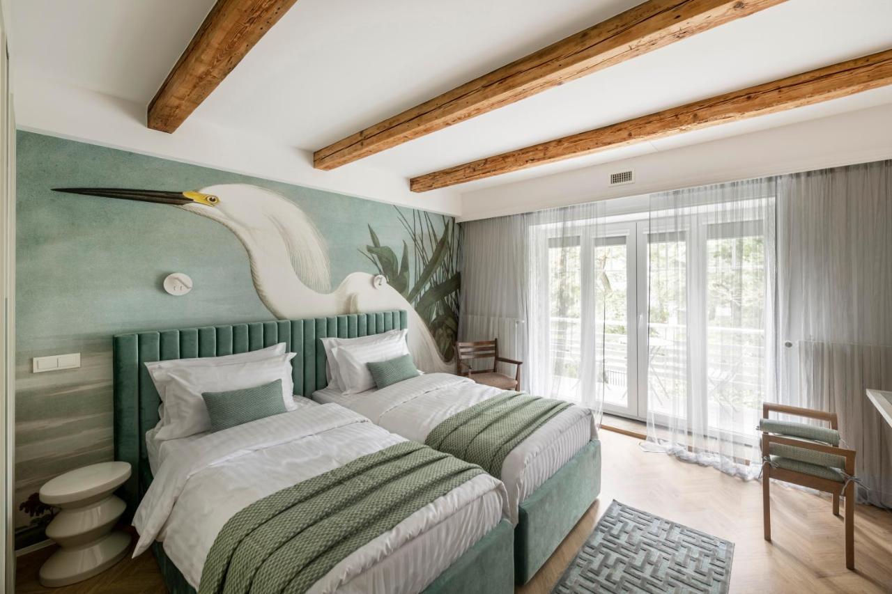 Suite With Private Bathroom At Three Bedroom Interwar Villa Grabyte With Daily Spaces To Share By Pine Forest On The Bank Of The River- 8Min By Car From Old Town Kaunas Eksteriør bilde