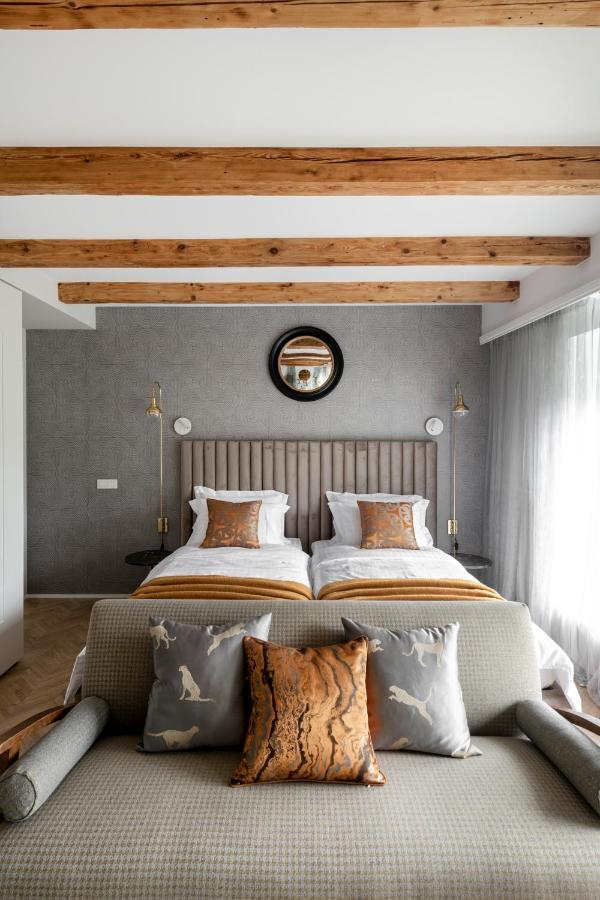Suite With Private Bathroom At Three Bedroom Interwar Villa Grabyte With Daily Spaces To Share By Pine Forest On The Bank Of The River- 8Min By Car From Old Town Kaunas Eksteriør bilde
